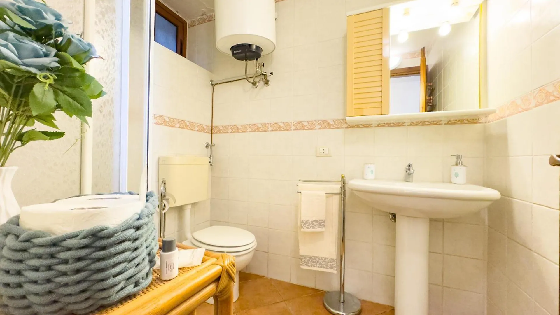 Casa Sussurro Del Mare, Fronte Mare, Idromassaggio Villa Simius Tatil Evi