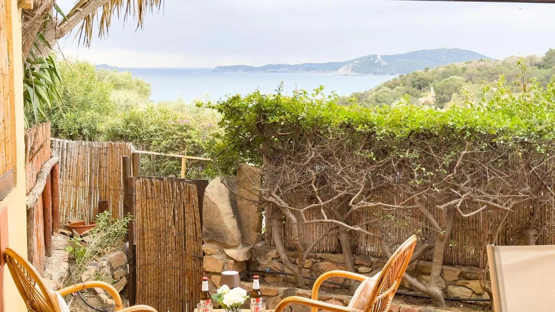 Ferienhaus Villa Casa Sussurro Del Mare, Fronte Mare, Idromassaggio Simius Italien