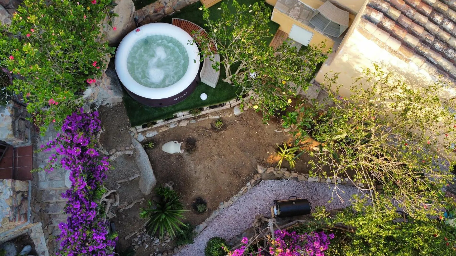 Ferienhaus Villa Casa Sussurro Del Mare, Fronte Mare, Idromassaggio Simius Italien